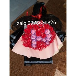 Hoa sáp thơm bó lưới tuyết & tên. Hình thật, tự chụp bằng cam thường.