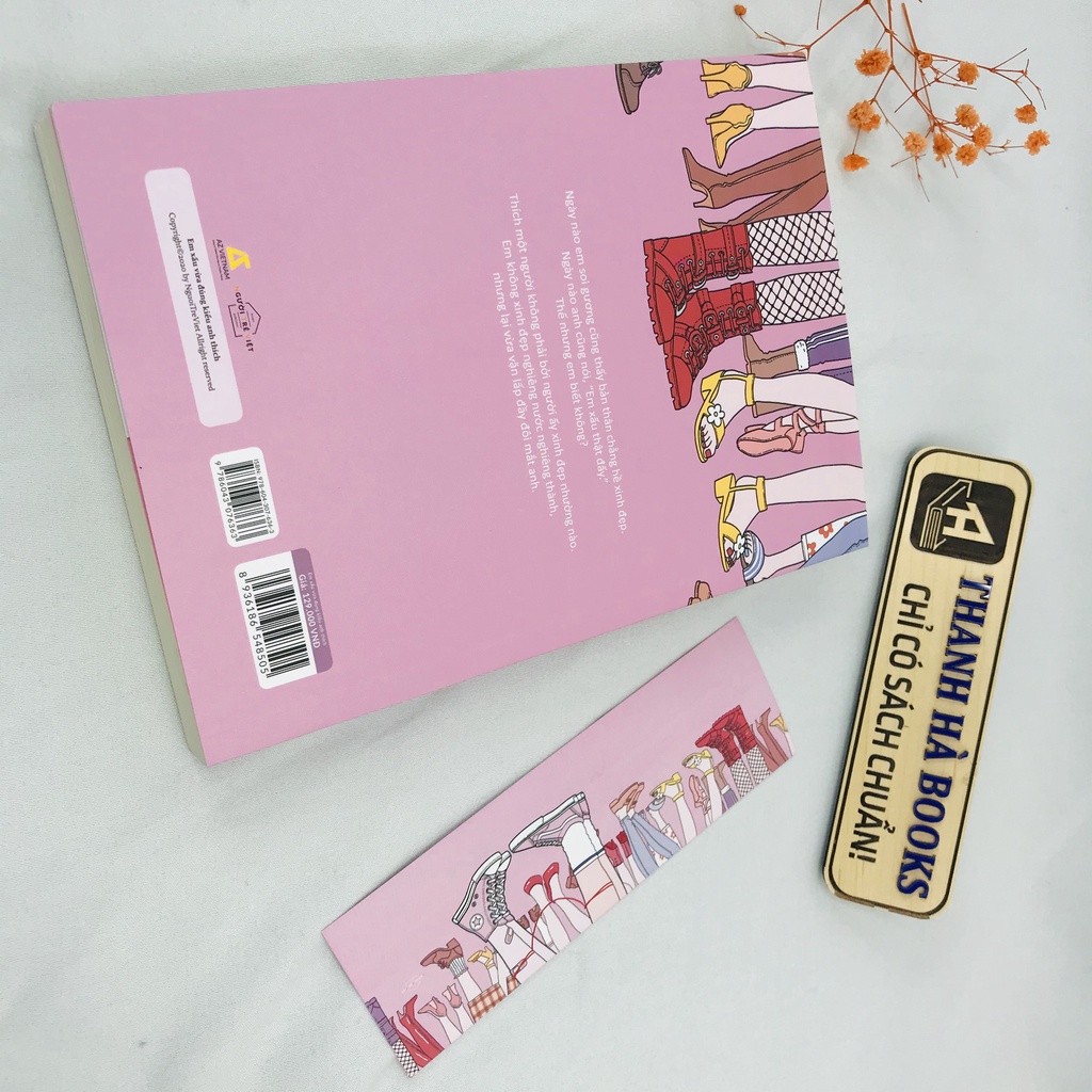 Sách - Em Xấu Vừa Đúng Kiểu Anh Thích (Tặng Bookmark)