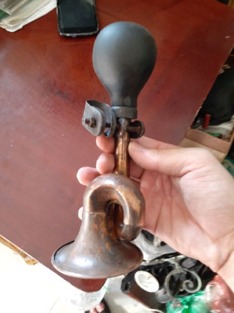Kèn thiến heo xưa