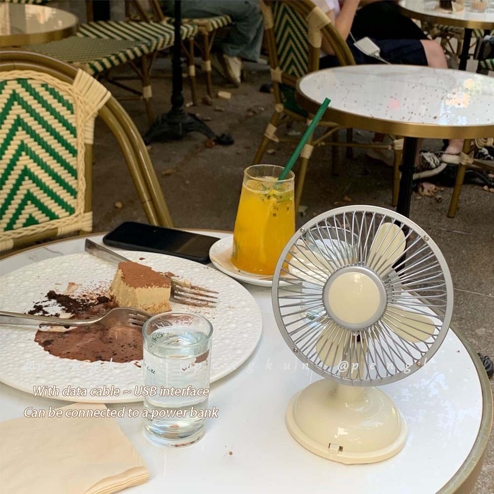 Quạt Điện Mini Để Bàn Màu Be Phong Cách Retro Có Dây Cáp USB Kép Tiện Dụng