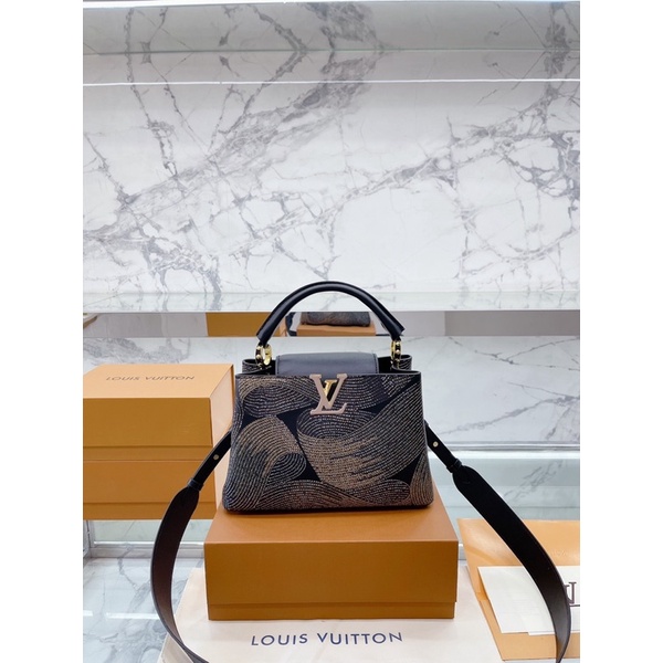 LV CAPUCINES - Size 27 * 18cm - Chất da quá đẹp fullbox nam châm đẹp độc sang