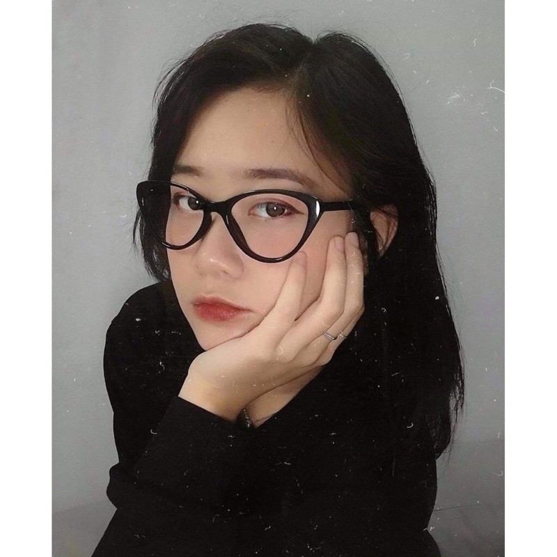 Kính mắt mèo xinh