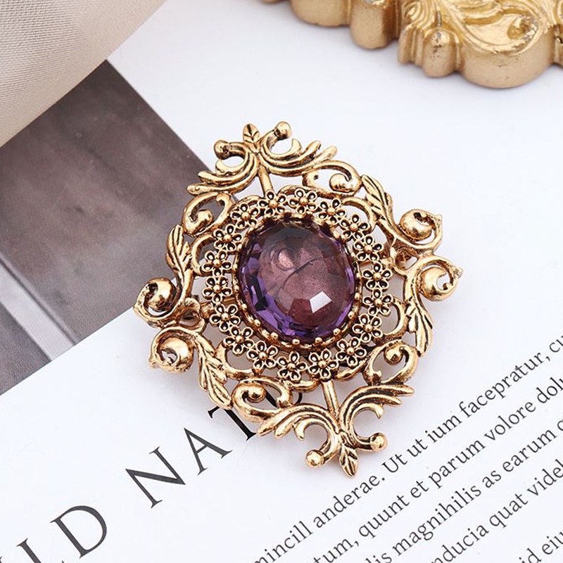 Trâm Cài Áo Hình Bù Nhìn Đính Đá Sang Trọng