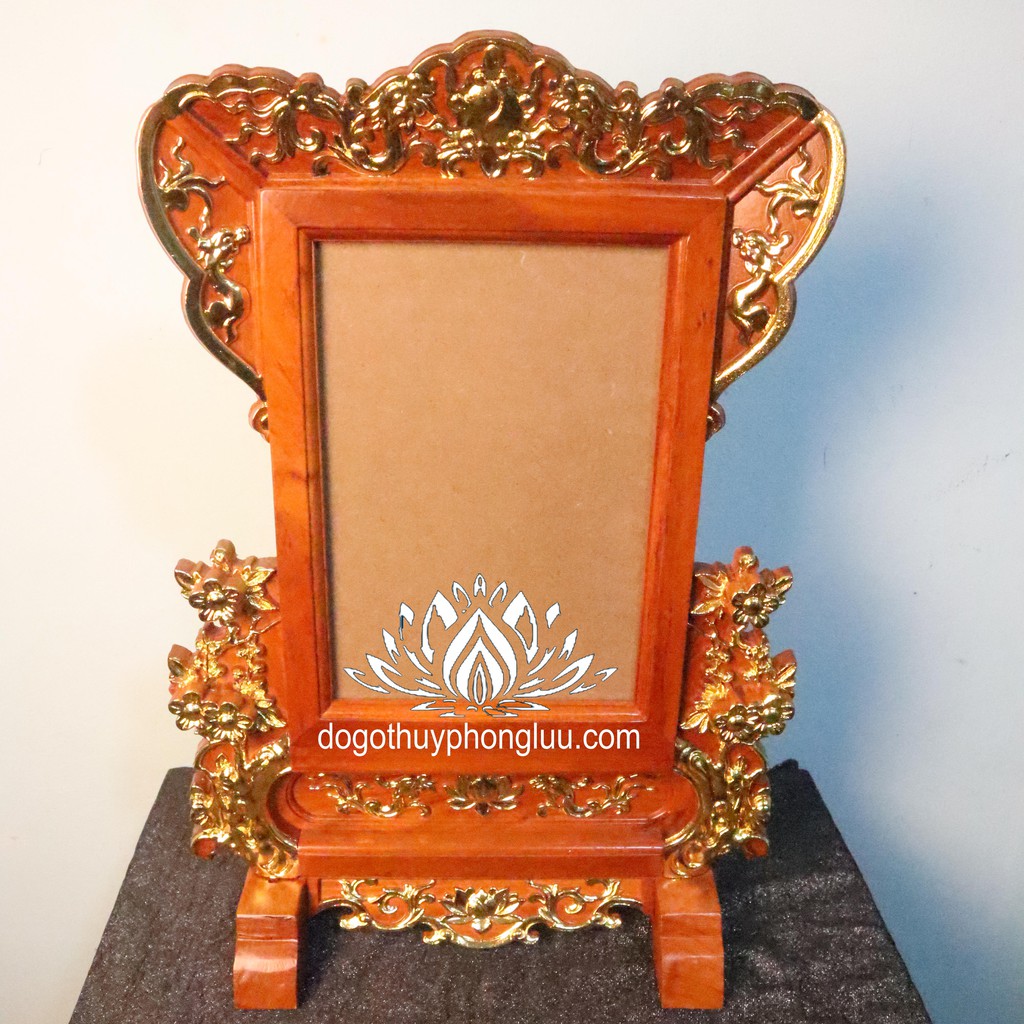 Khung ảnh thờ mai vàng,khung hình thờ trạm khắc gỗ hương thếp vàng cỡ 21x31