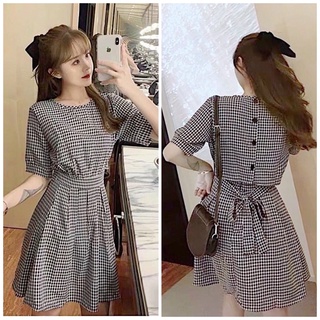 Đầm caro đen form ngắn nút sau (kèm hình thật)