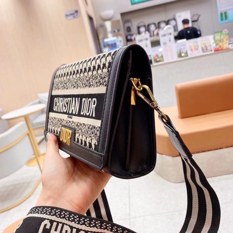Túi DI O R Clutch zíc zắc fullbox