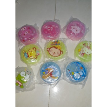 Ly nhựa gấp gọn tiện dụng