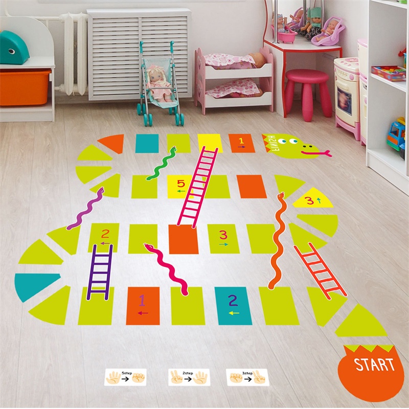 Set 4 Miếng Dán Sàn Hình Rắn Độc Đáo Cho Bé