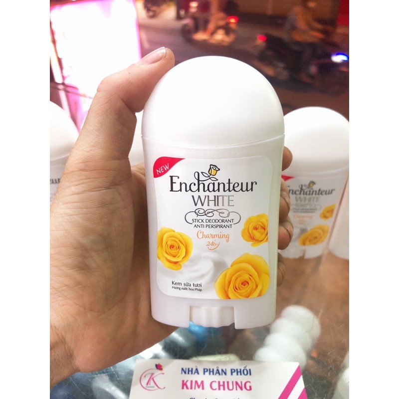 Lăn Sáp Enchanteur khử mùi trắng da Charming 24h