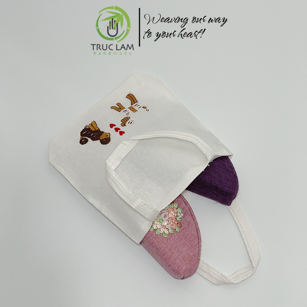 Túi Xách Vải Linen Thêu Tay Họa Tiết Hai Chú Chó (C) - Trúc Lâm Handmade