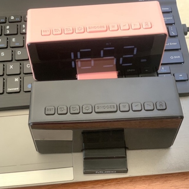 Loa Bluetooth không dây có đồng hồ báo thức, Âm Thanh to và bass êm kết nối điện thoại LapTop