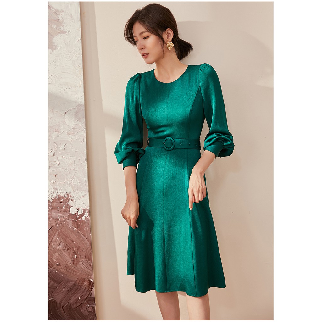 Đầm xòe cổ tròn tay dài xanh rêu có dây đai