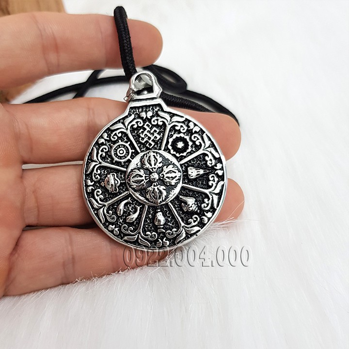 Dây chuyền đeo phong thủy may mắn