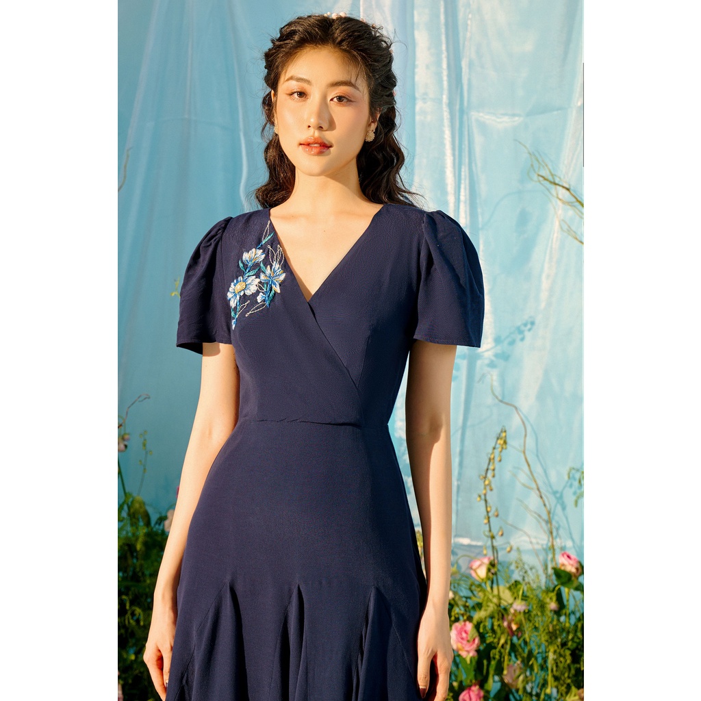 OLV - Đầm Iris V Neck Embro