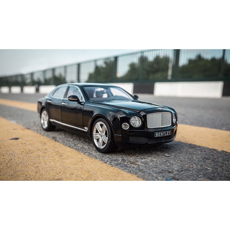 XE MÔ HÌNH BENTLEY MULSANNE Tỉ lệ 1/18