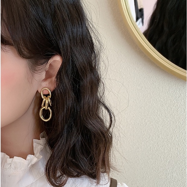 Đôi khuyên tai vòng kim loại đơn giản và thanh lịch thời trang