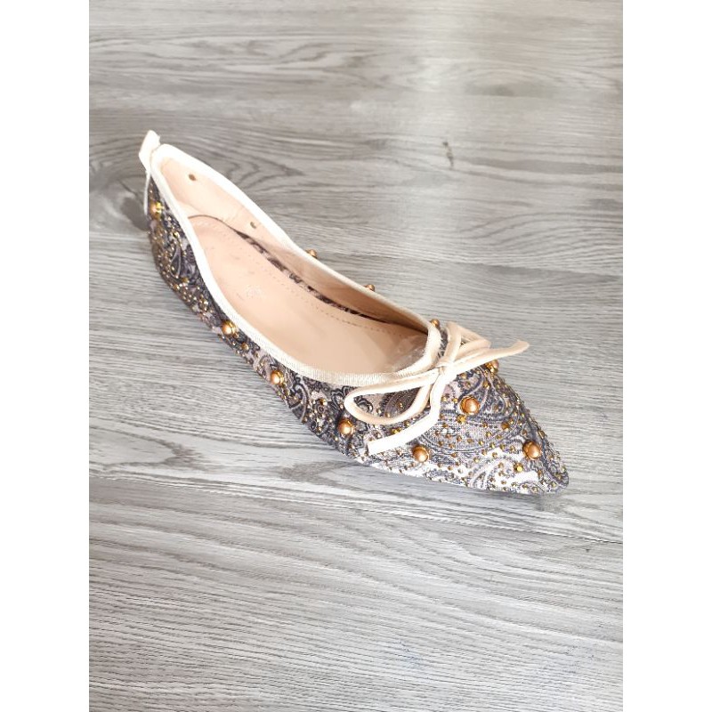 búp bê đính hột nữ