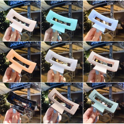 Kẹp tóc acrylic trong suốt đơn giản dễ thương mới