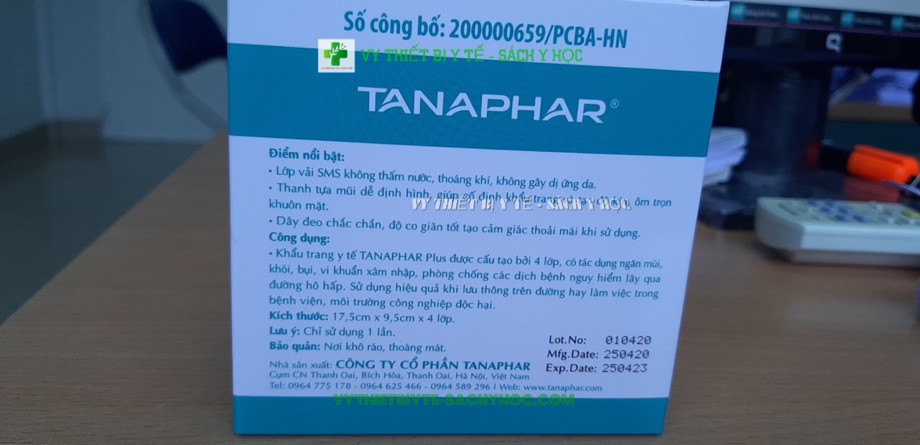 Khẩu trang y tế Tana 4 lớp hộp 50 cái màu xanh