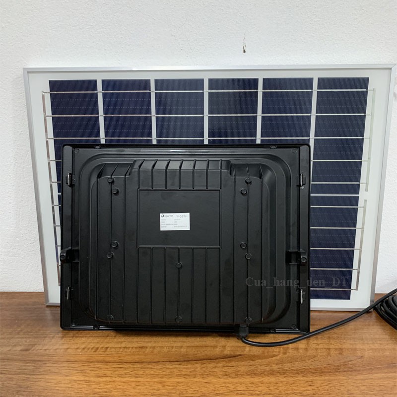 Đèn năng lượng mặt trời , Đèn led pha năng lượng mặt trời 100w.  .