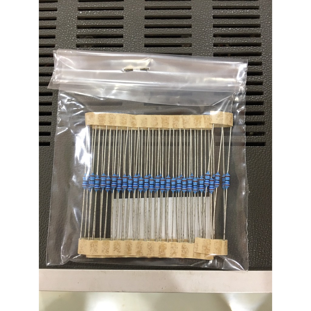 Điện trở Tesla Tr245-0.6W