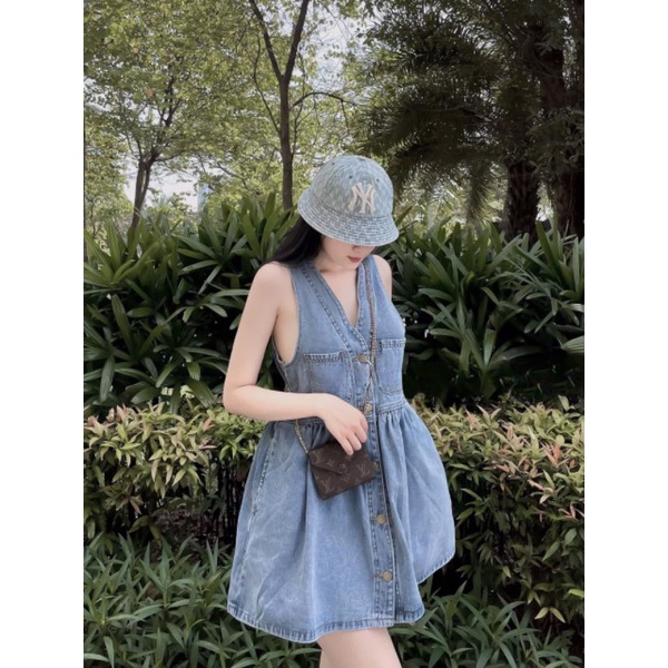Đầm jean xoè sát nách cổ tim!!!