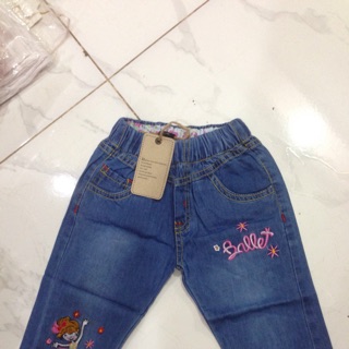 Quần jean gái siZe 1-8 tù 8-22kg, giá 55000₫/cái, chất jean k giãn hàng xôn nha các khách, nhanh tay vào đặt hàng nhé sỉ