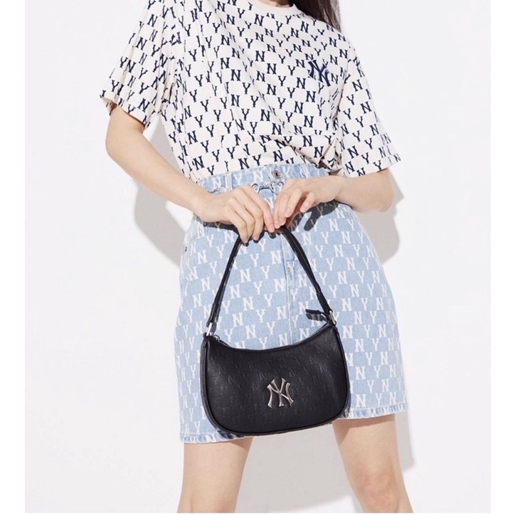 Túi kẹp nách da hoạ tiết monogram chìm
