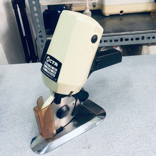MÁY CẮT CẦM TAY OCTA RC-100