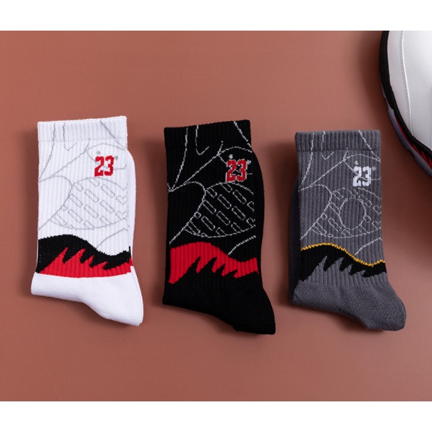 Vớ Tất cotton thể thao cao cổ Nam Nữ phong cách trẻ trung, năng động.