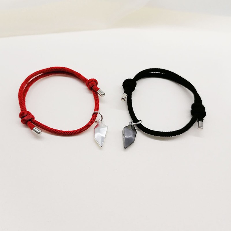 Set 2 vòng cổ Tình Bạn Mặt Trái Tim Đính Nam Châm