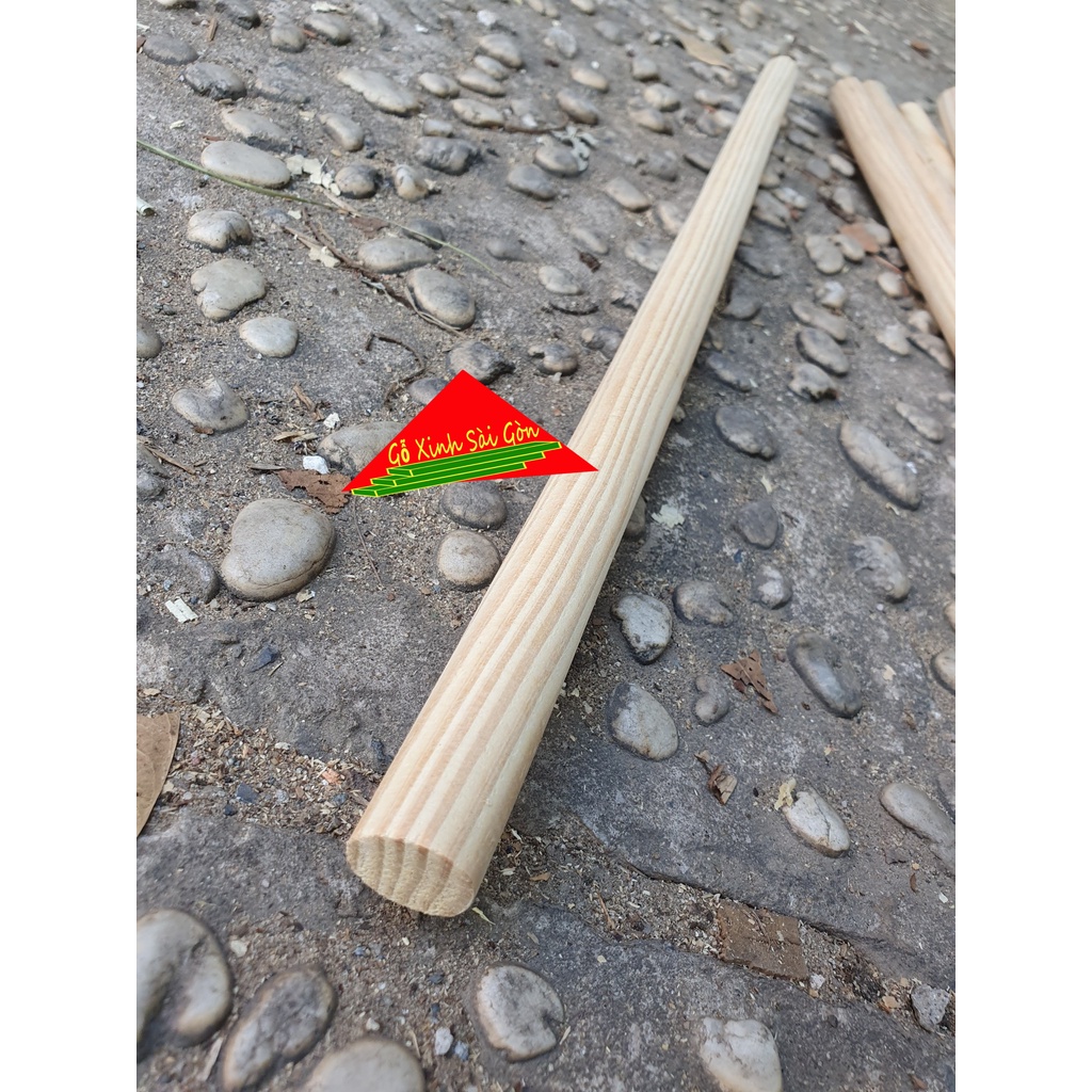 Thanh gỗ thông tròn phi 2cm dài 60cm được chà láng mịn,vân gỗ đẹp rất thích hợp để trang trí,làm chân bàn,đóng chuồng