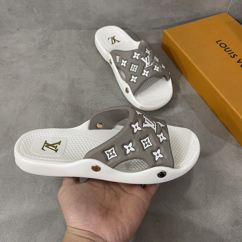 Dép quai ngang nam nữ LV đế đúc nguyên khôi siêu nhẹ, dép lê tai thỏ, dép bánh mỳ full box - Lux Store