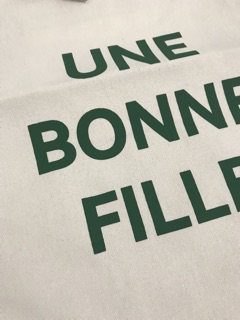 Túi tote đeo vai UNE
