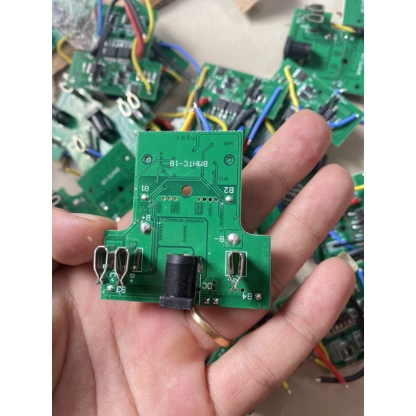 mạch hitachi 18v chế xạc arapter