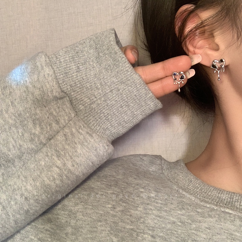 Khuyên Tai Hình Trái Tim Rỗng Cá Tính Thiết Kế Độc Đáo Kiểu Mới Cho Nữ