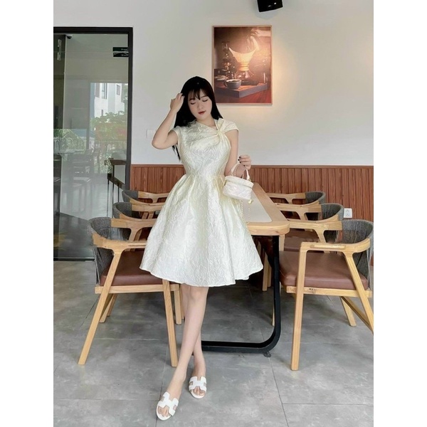 ĐẦM GẤM LỆCH ĐÍNH HẠT XOÈ