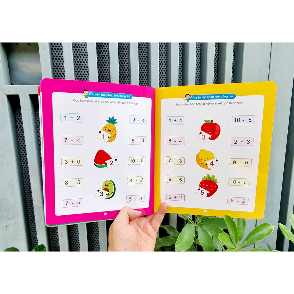 Sách - Bộ Vở viết xóa được (Wipe Clean) - Làm toán không sợ sai (Bộ 4 cuốn + tặng kèm 2 bút)