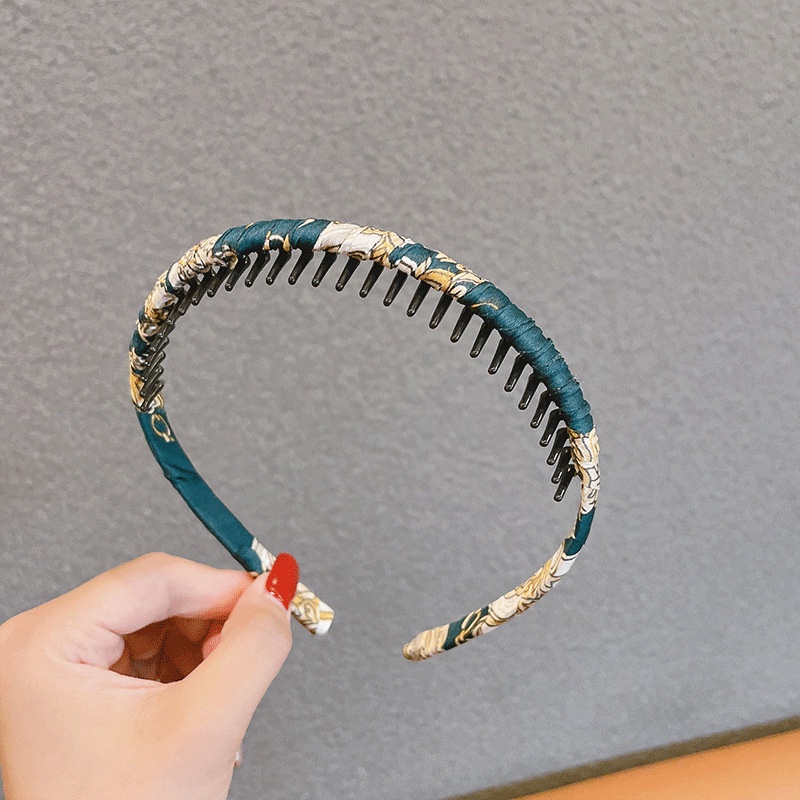 Cài tóc chống trượt đơn giản phong cách Hàn Quốc cho nữ