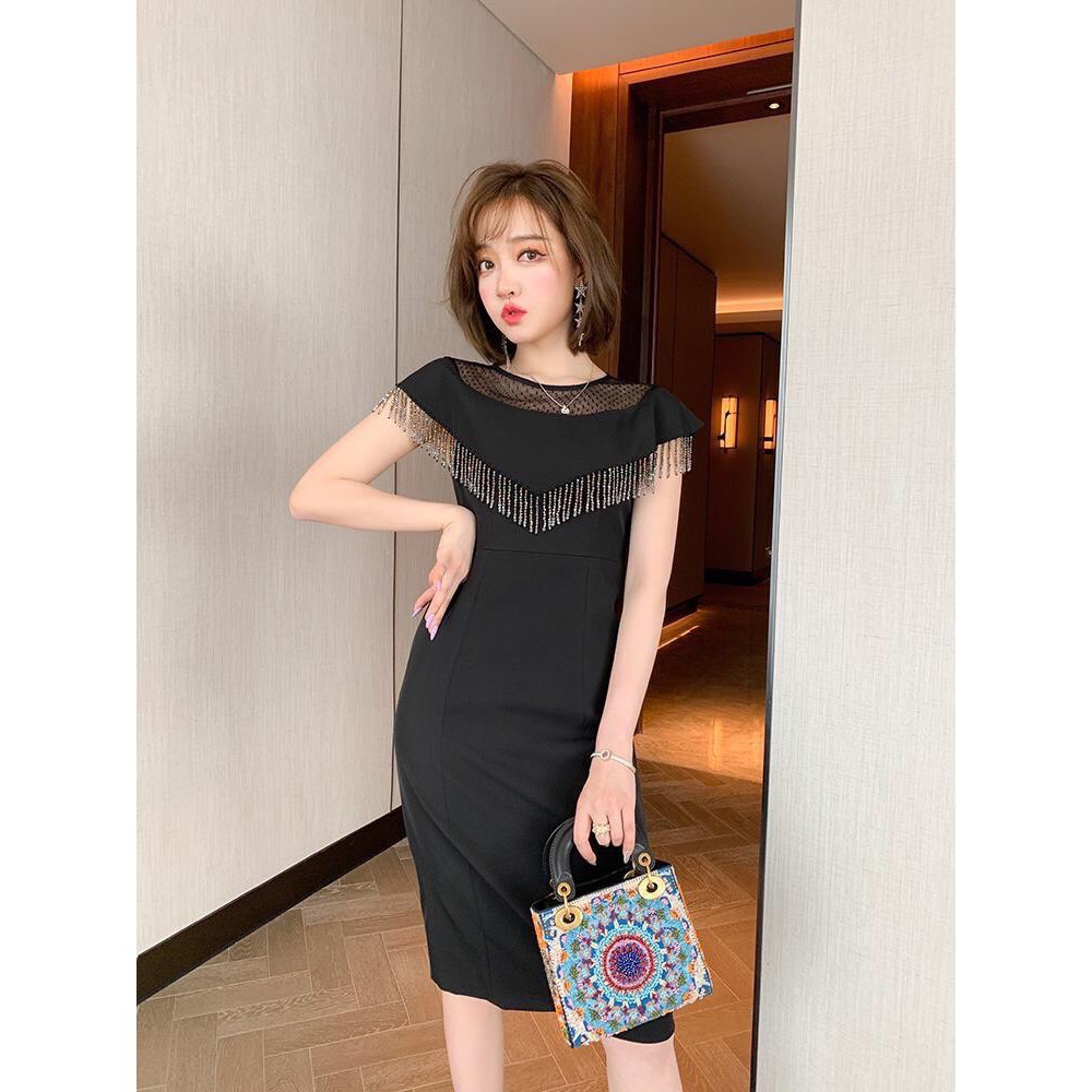 ĐẦM THUN LỤA MÀU ĐEN CỔ REN PHỐI TUA RUA HÀNG NHẬP