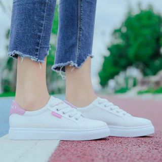 Thanh lý giày thể thao nữ s38