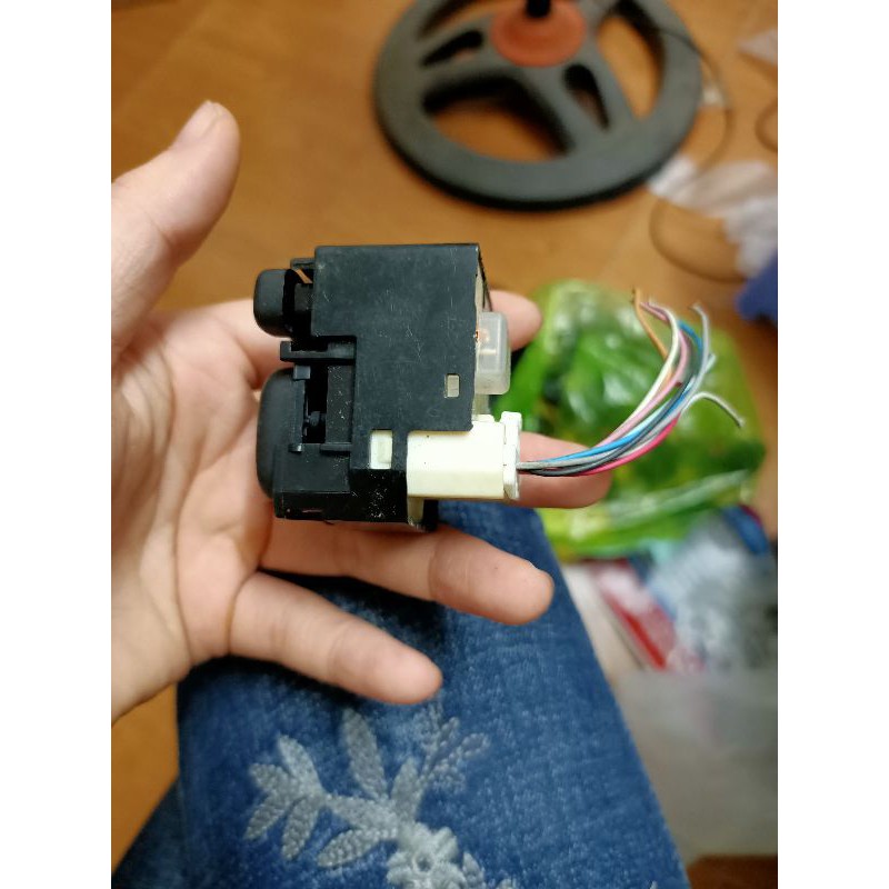 Công tắc gập gương và chỉnh mặt Toyota