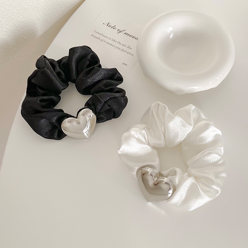 (0604) Scrunchies Chun Buộc Tóc Co Dãn Lụa Mềm Trái Tim