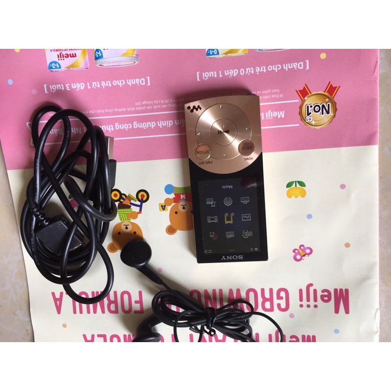 Combo máy nghe nhạc kèm tai nghe sony