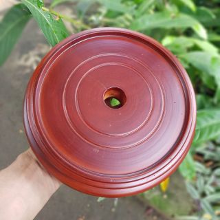 Đế gỗ tròn đường kính 18 cm lòng trong tròn 16 cm