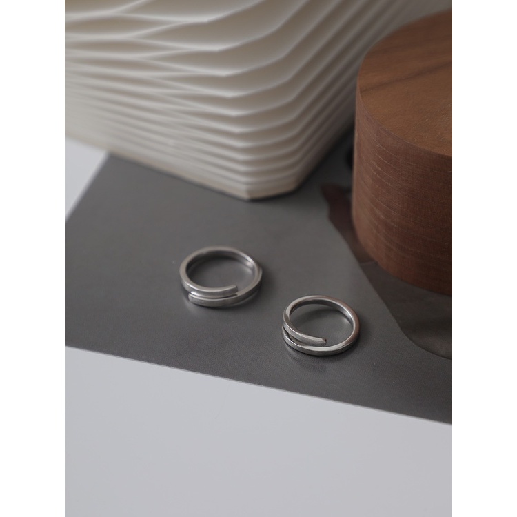 Nhẫn nam nữ tròn Merin Accessories màu bạc thời trang chất Titan đẹp đơn giản không gỉ - Nhẫn SAN Ring