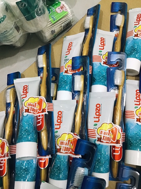 Combo bàn chải lipzo maxcare tặng KĐR 95g