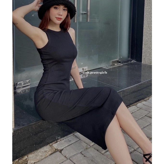 Đầm ôm sát nách dáng dài