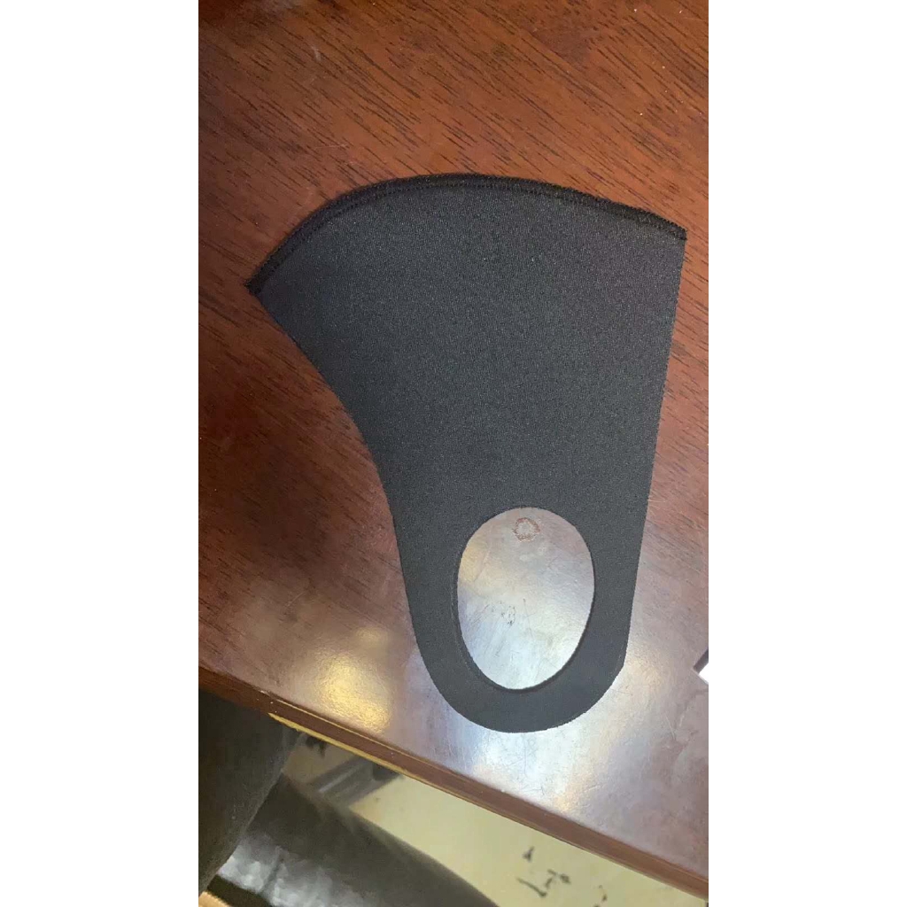 Khẩu trang màu đen có thể giặt sạch và tái sử dụng