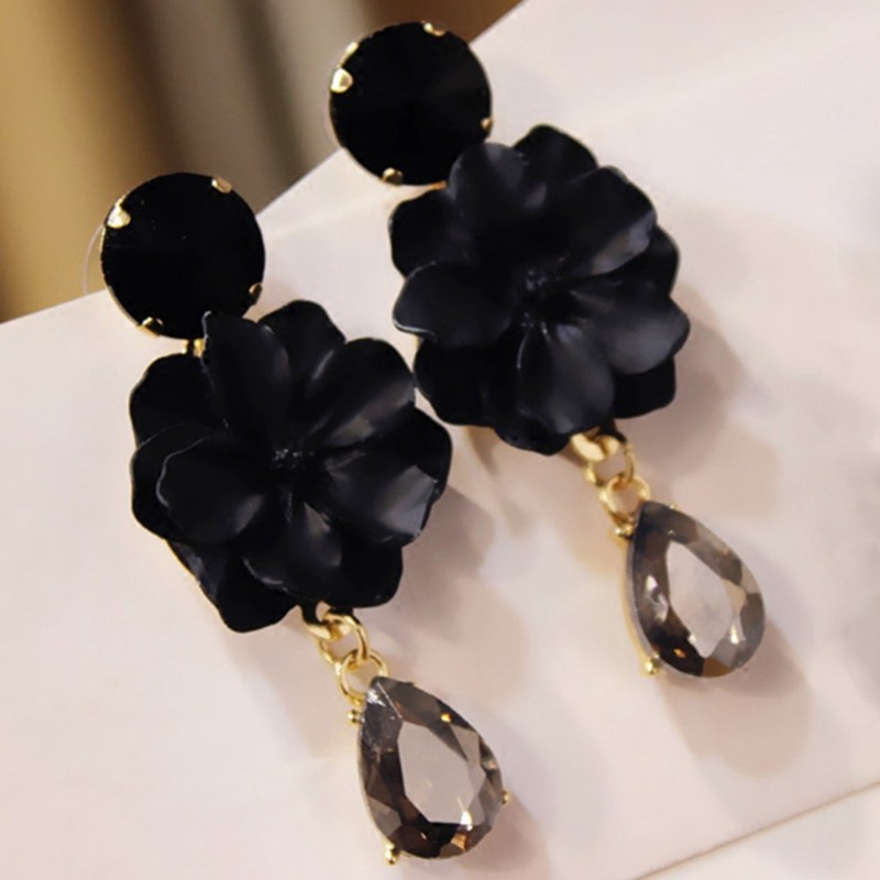 Khuyên tai nữ hình nhẫn đính đá phong cách vintage